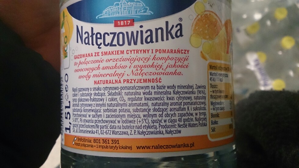 Woda Nałęczowianka o smaku cytryny i pomarańczy 