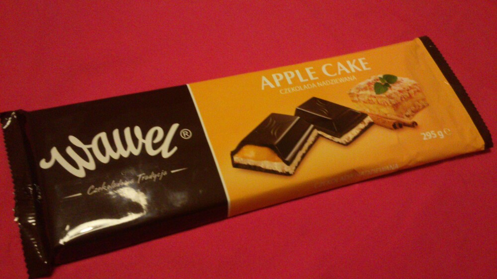 Czekolada z nadzieniem Apple Cake Wawel 