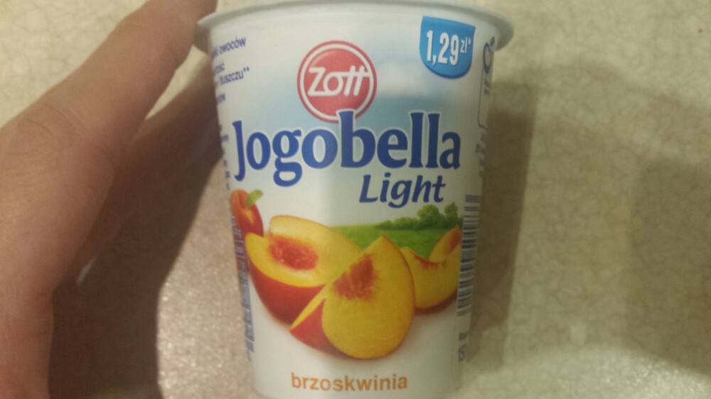 Jogobella light o smaku brzoskwiniowym Zott 