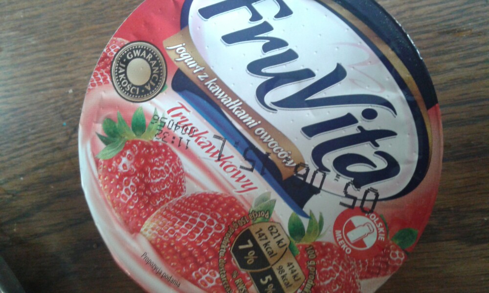 Jogurt truskawkowy FruVita 