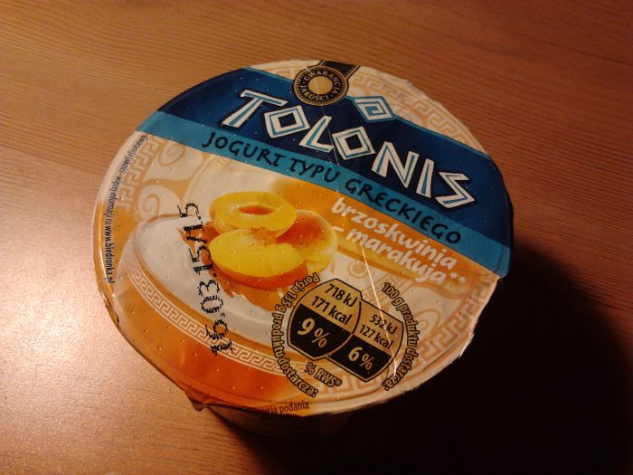 Jogurt typu greckiego brzoskwinia-marakuja Tolonis biedronka