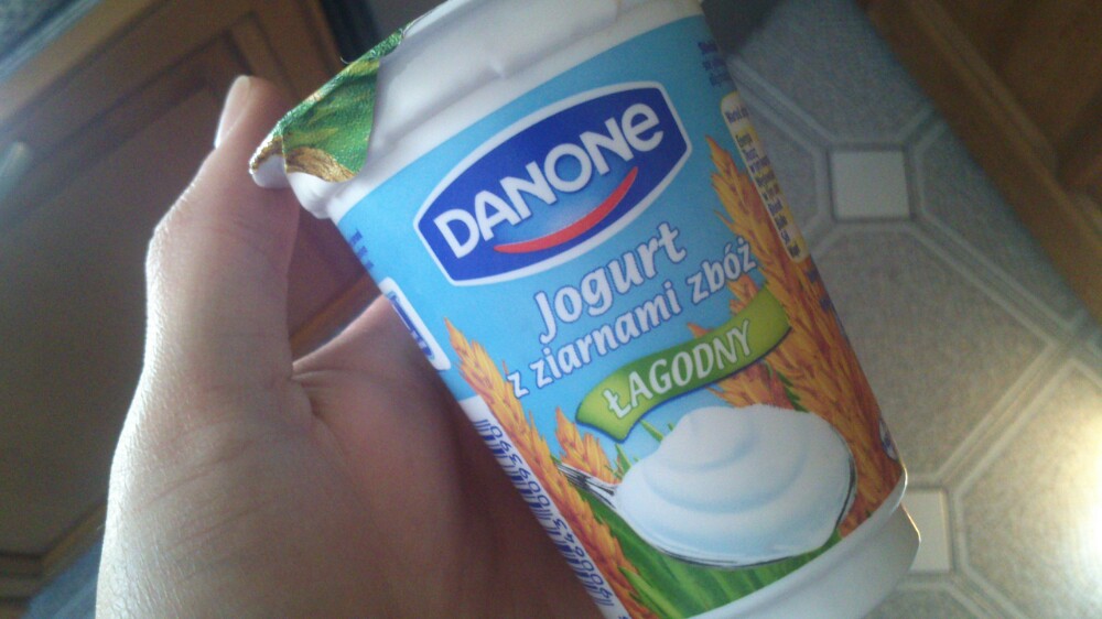 Jogurt z ziarnami zbóż Danone 