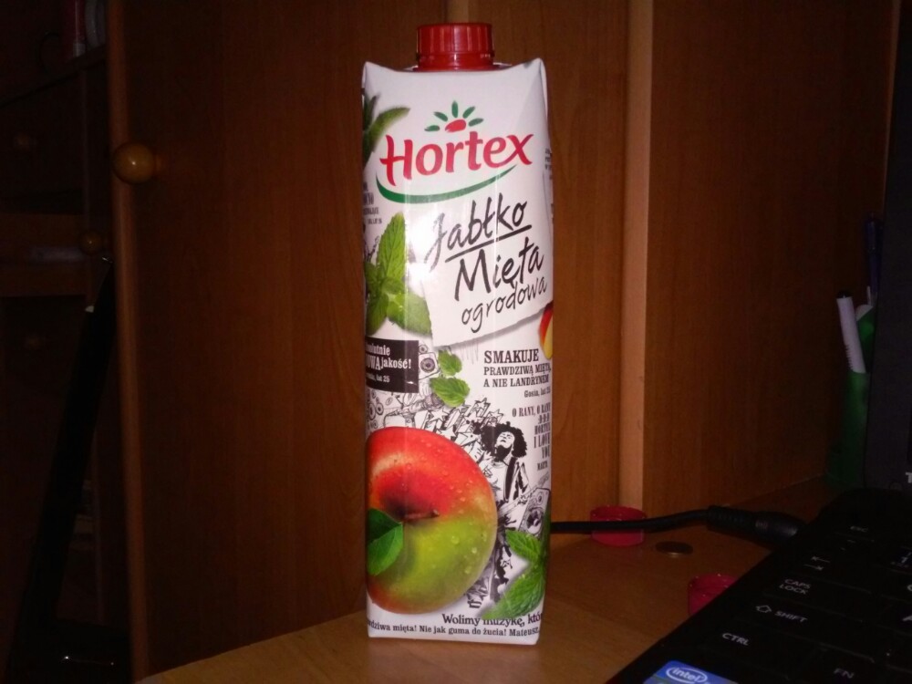 Napój niegazowany HORTEX o smaku jabłka i mięty ogrodowej 