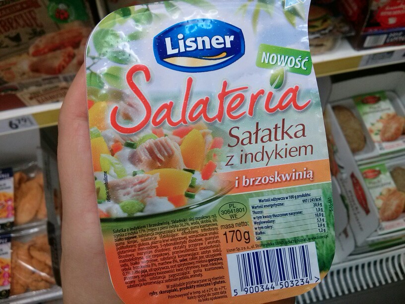 Salateria Sałatka z indykiem i brzoskwinią biedronka