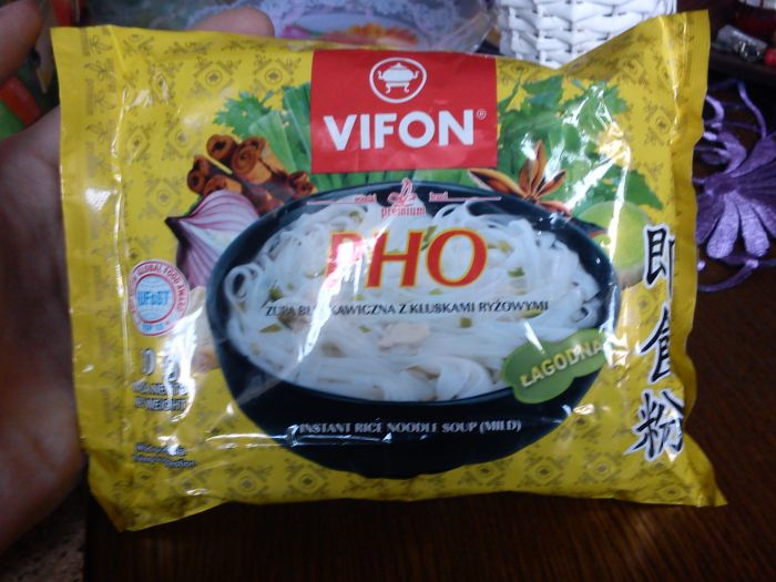 Zupa PHO z kluskami ryżowymi Vifon 